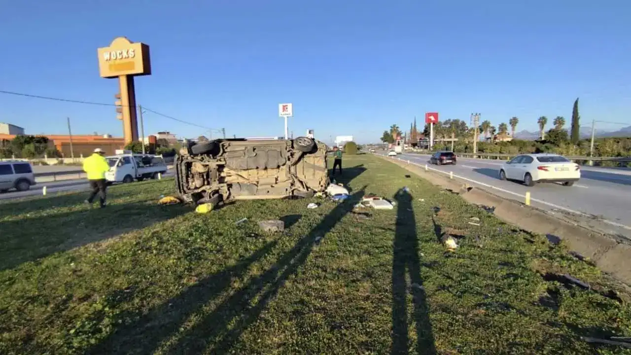 Manavgat’ta Kırmızı Işık İhlali Kazayla Sonuçlandı! 5 Yaralı 1